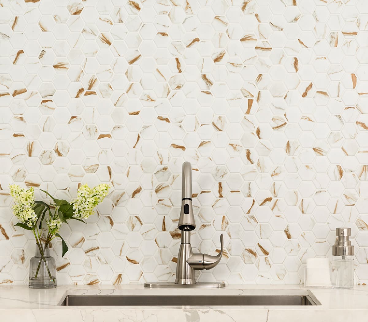 Calacatta Gold 11x12 Hexagon Matte Porcelain Mosaic