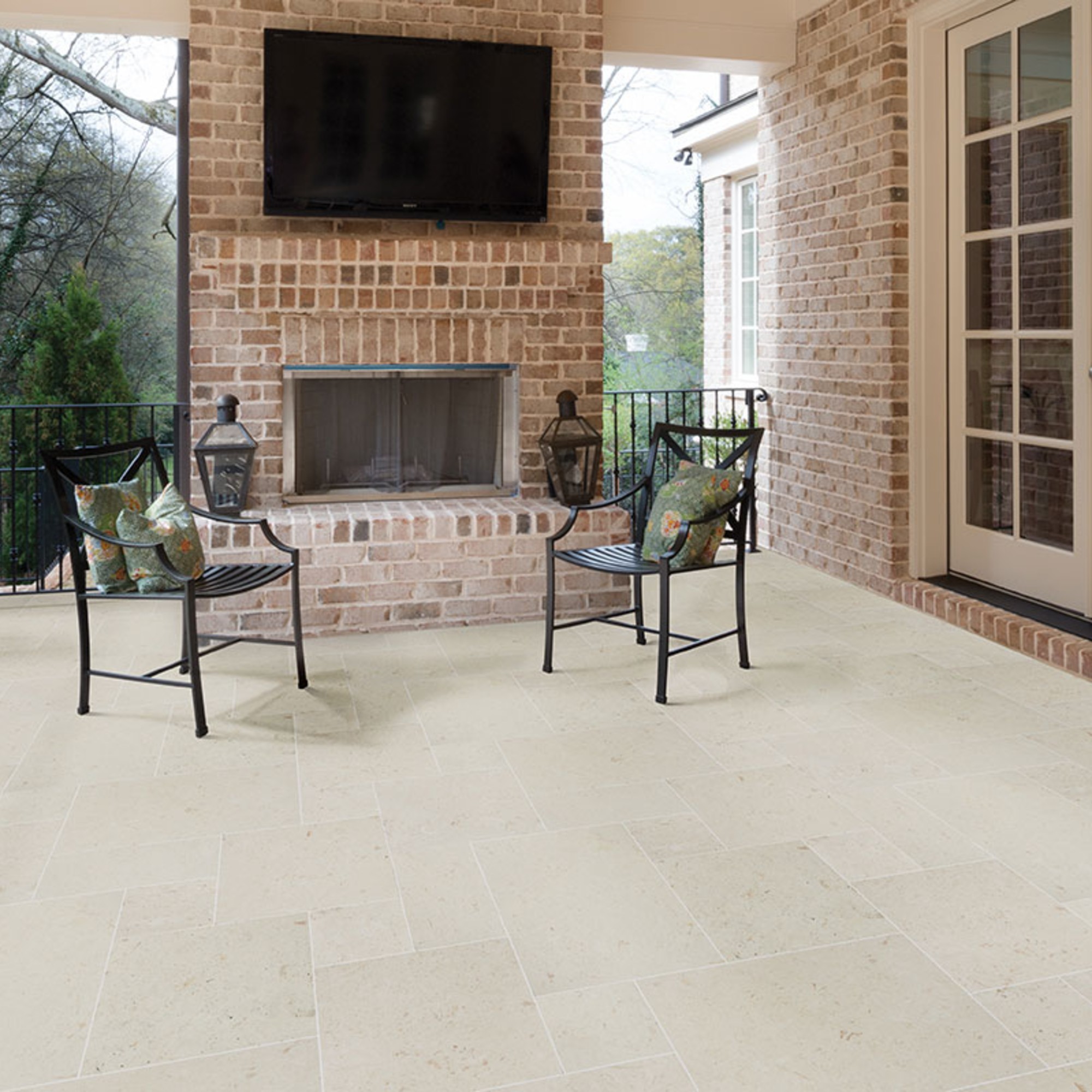 Mayra White 24X24X3 Tumbled Limestone Pavers